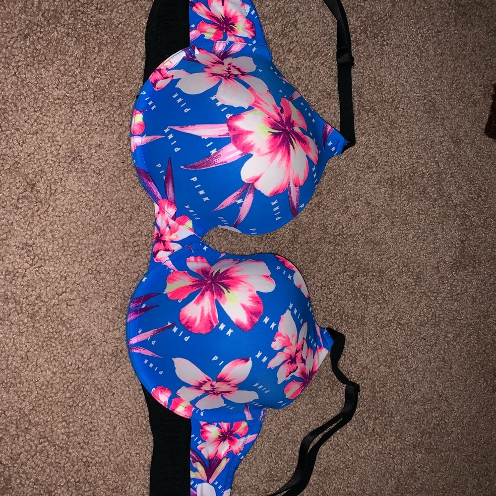 Pink VS t-shirt bra